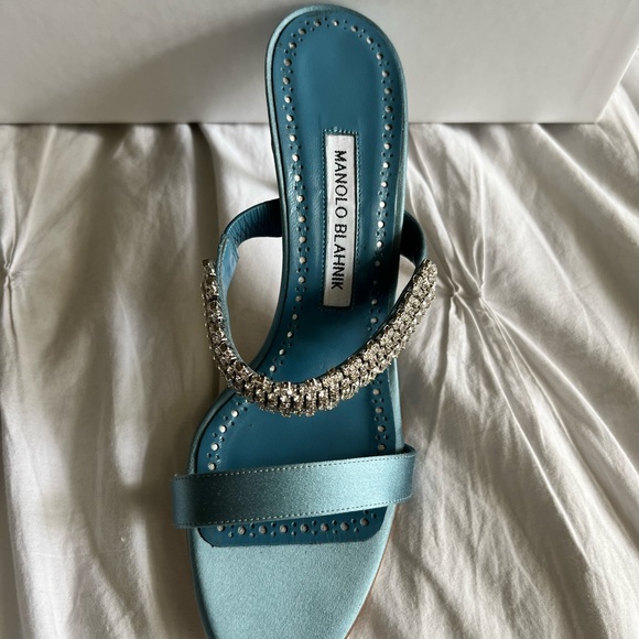 manolo blahnik blue heels - Picture 3 of 8